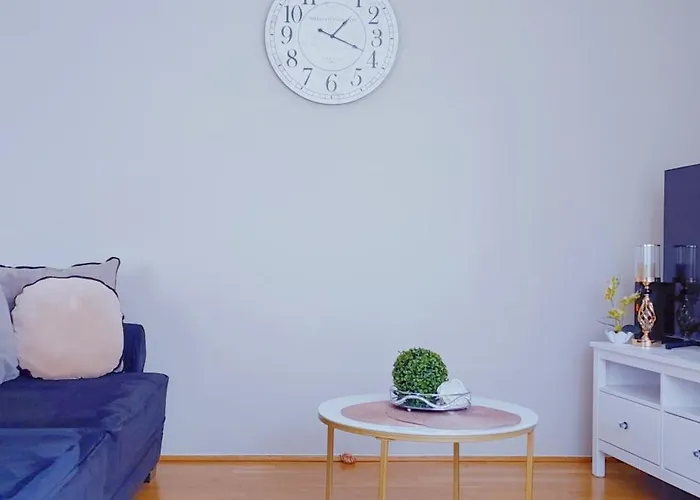 Cosmopolitan Apartament Z Bezplatnym, Prywatnym Parkingiem W Hali Garazowej